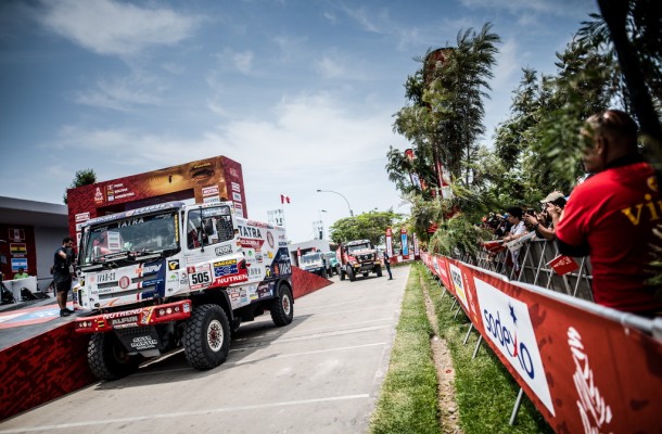 Tým TATRA Buggyra Racing vstoupil do jubilejního ročníku rally DAKAR opatrně