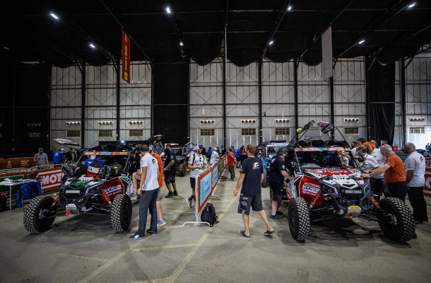 VIDEO: Formality vyřízeny, Buggyra je připravena na start Rally Dakar 2022