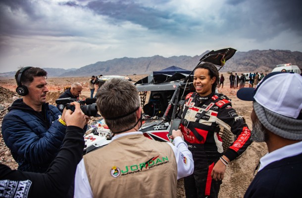 VIDEO: Aliyyah proměnila i druhý pouštní start ve vítězství, Yasmeen dojela čtvrtá!